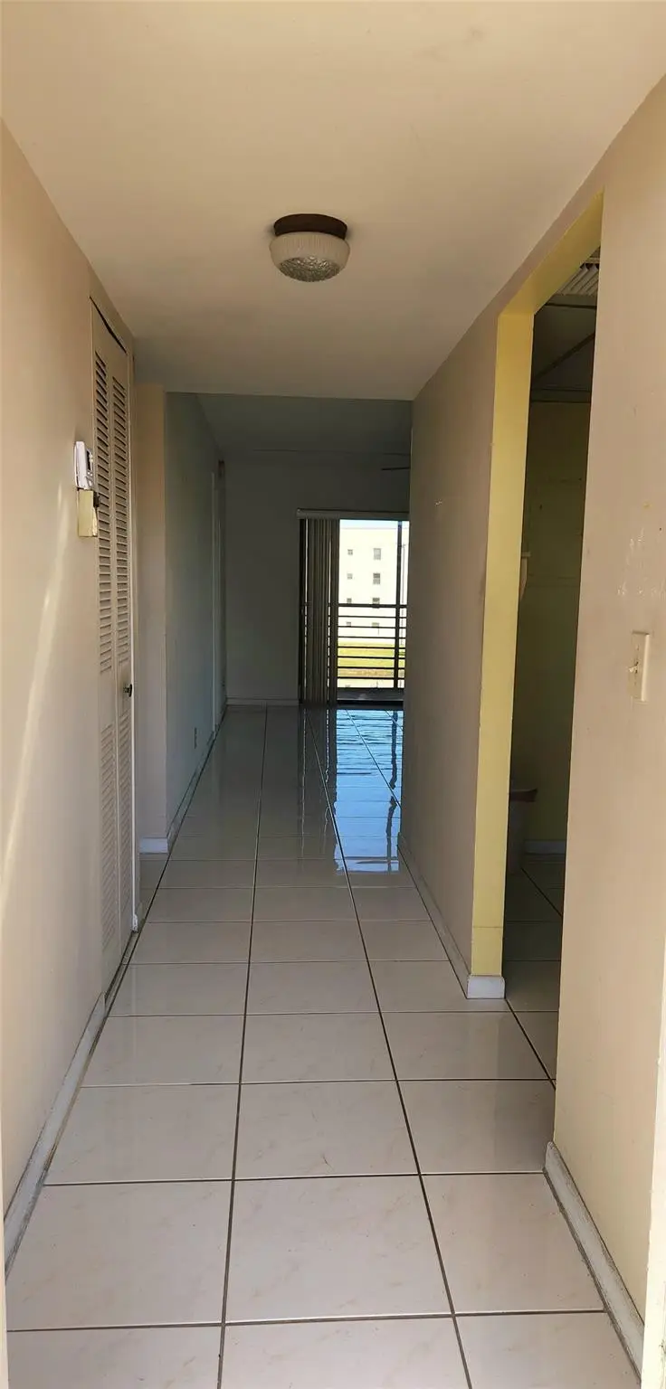 10467 S Sunrise Lakes Boulevard #310, Sunrise, FL 33322 - Image #3