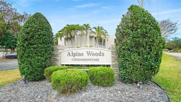 8524 Old Country Manor #106, Davie, FL 33328