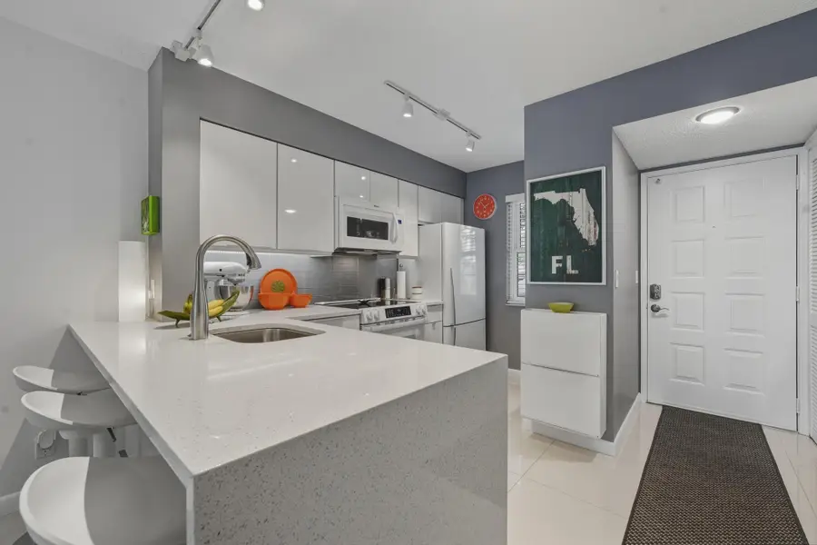 2226 N Cypress Bend Drive #102, Pompano Beach, FL 33069 - #3