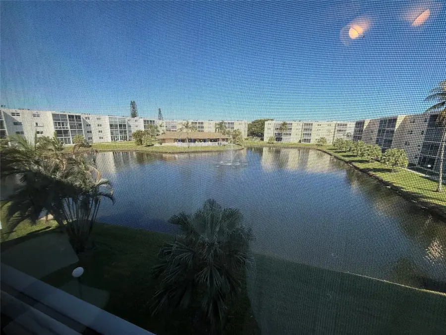 425 SE 11th Terrace #302, Dania Beach, FL 33004 - Image #2