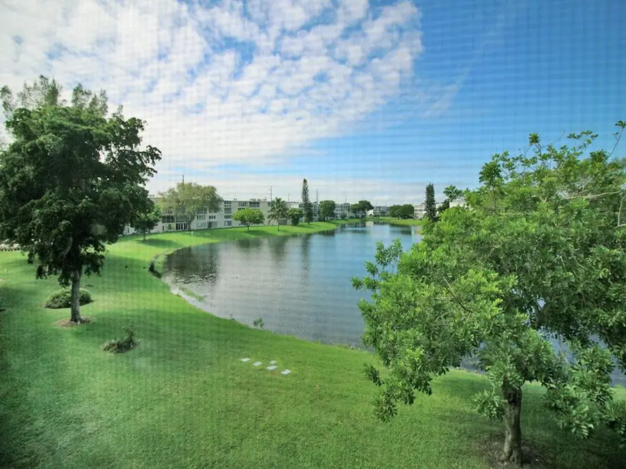 2015 Farnham #2015, Deerfield Beach, FL 33442 - #2