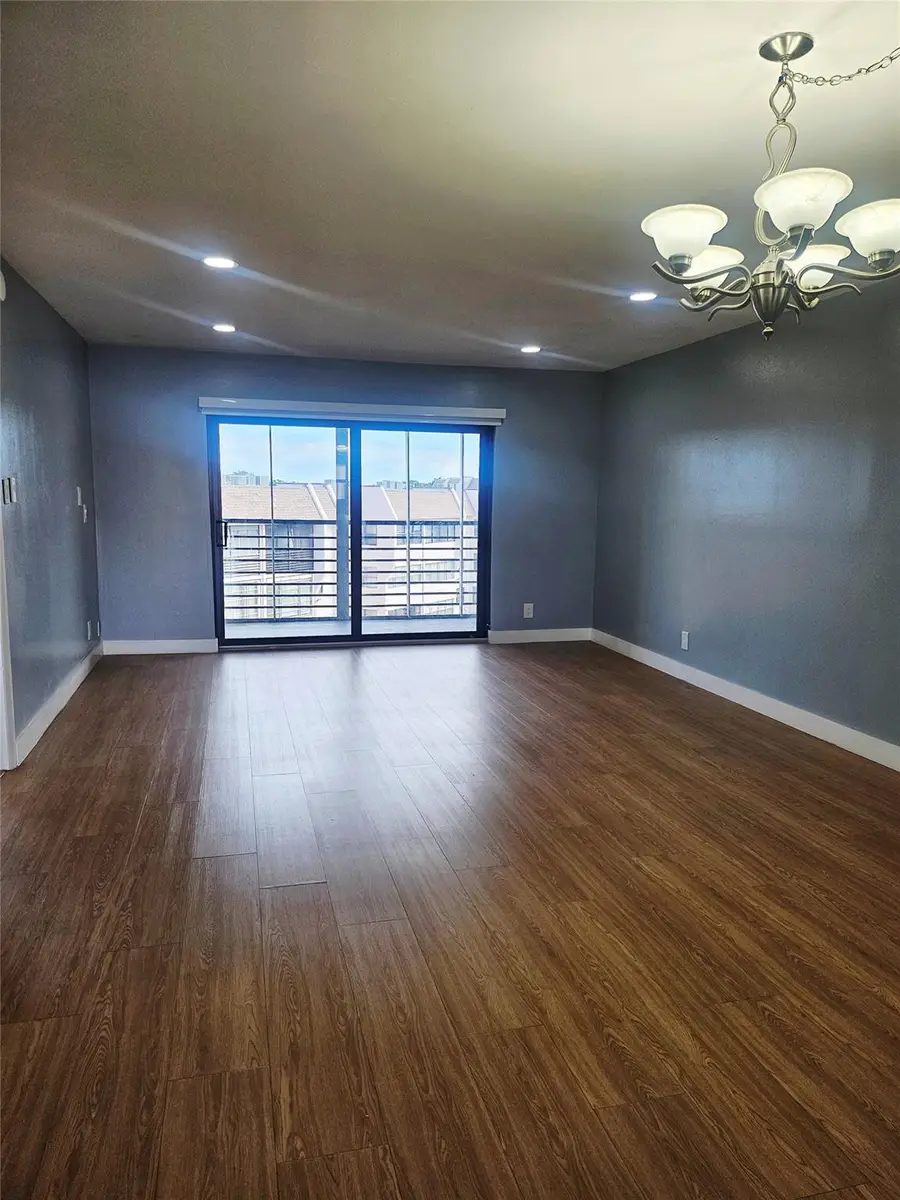 10433 Sunrise Lakes Boulevard #406, Sunrise, FL 33322 - Image #3