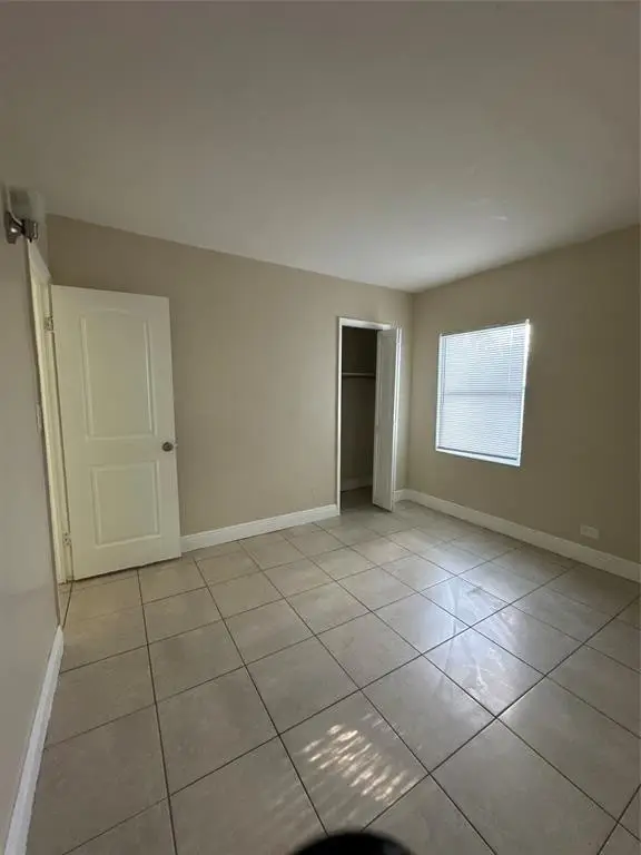 729 NW 17th Avenue, Fort Lauderdale, FL 33311 - #2