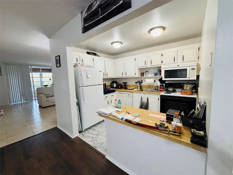 7300 NW 17th Street #405, Plantation, FL 33313 - Image #3