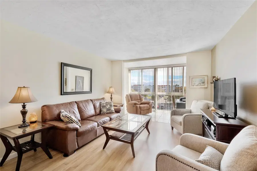 2811 Somerset Drive #408, Lauderdale Lakes, FL 33311 - Image #3