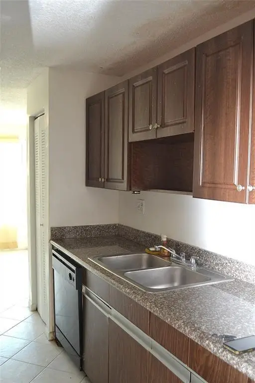 8237 NW 8th Court #4, Plantation, FL 33324 - Image #3