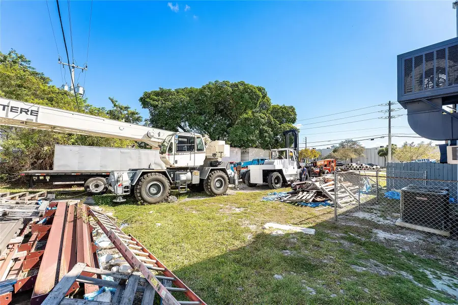 325 SW 26th Street, Fort Lauderdale, FL 33315 - #3