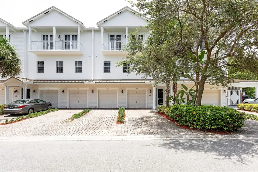 6809 N Laleside Circle #101, Davie, FL 33314 - Image #2