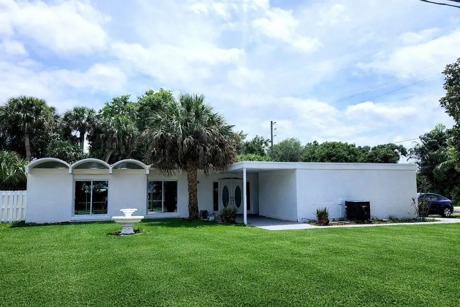1715 York Court, Fort Pierce, FL 34982 - #3