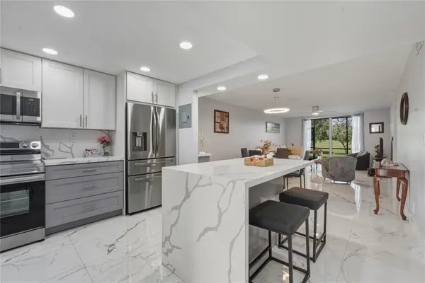 9611 N Hollybrook Lake Drive #101, Hollywood, FL 33025