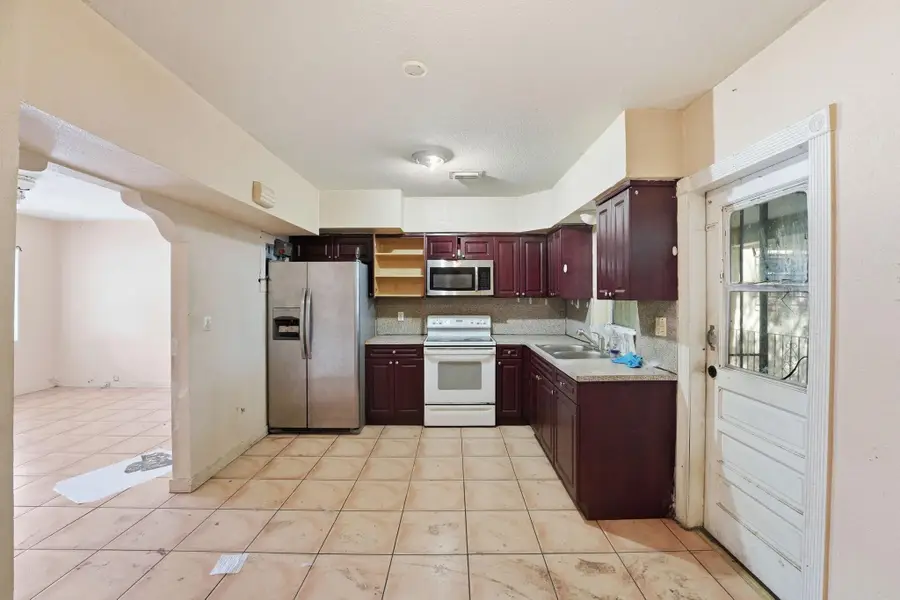 4925 E 9th Court, Hialeah, FL 33013 - #2