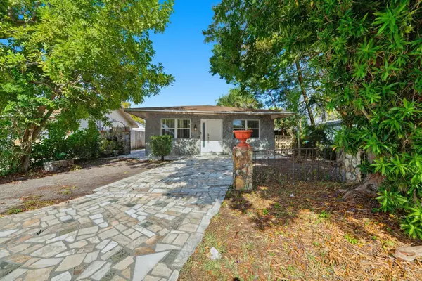 5735 Hayes Street, Hollywood, FL 33021