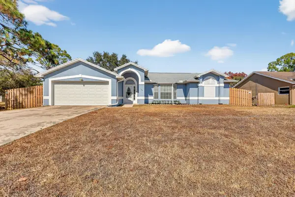 165 SW Eyerly Avenue, Port St Lucie, FL 34983