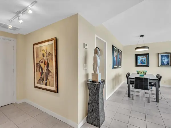 3300 NE 36th Street #1402, Fort Lauderdale, FL 33308