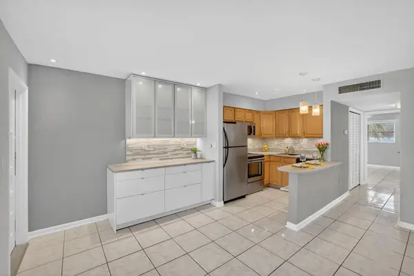 4051 NE 13th Avenue #77-3, Fort Lauderdale, FL 33334