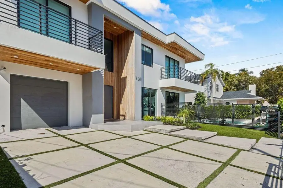 705 SW 8th Terrace, Fort Lauderdale, FL 33315 - #3