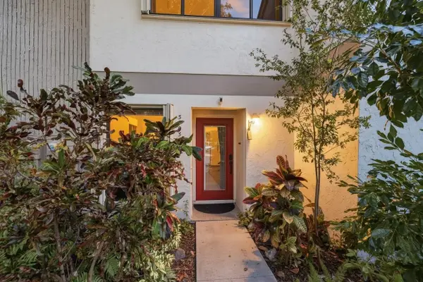 3020 S Oakland Forest Drive #3003, Fort Lauderdale, FL 33309