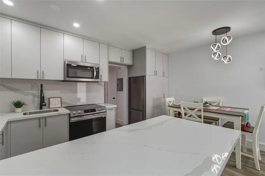 900 SW 10 Terrace #11S, Hallandale Beach, FL 33009 - #2