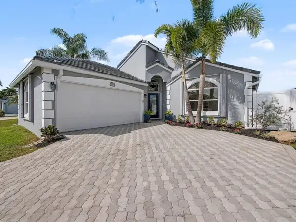 7727 Great Glen Circle, Delray Beach, FL 33446