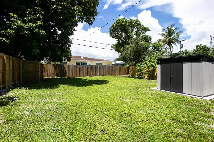 Address Withheld By Seller, Fort Lauderdale, FL 33311 - #2