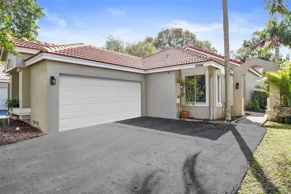 10108 NW 4th Street, Plantation, FL 33324