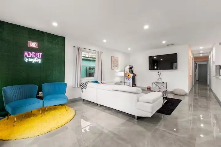 909 SW 16th Street, Fort Lauderdale, FL 33315 - #3