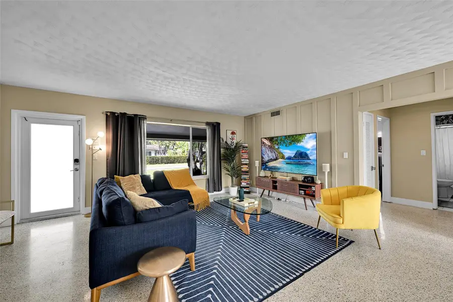 818 NE 18th Street, Fort Lauderdale, FL 33305 - #3