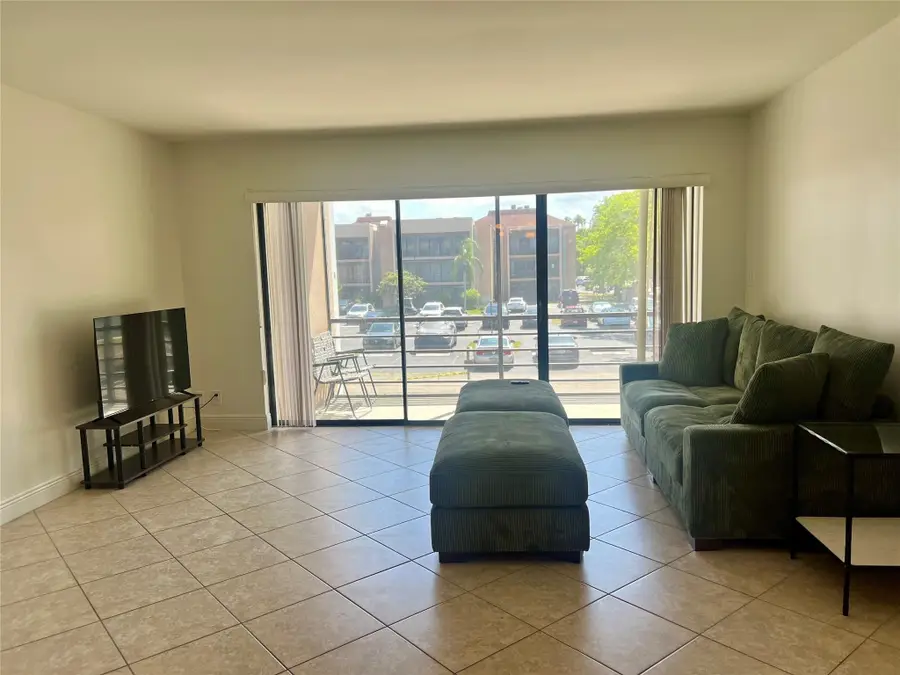 4000 N Hills Drive #28, Hollywood, FL 33021 - #3