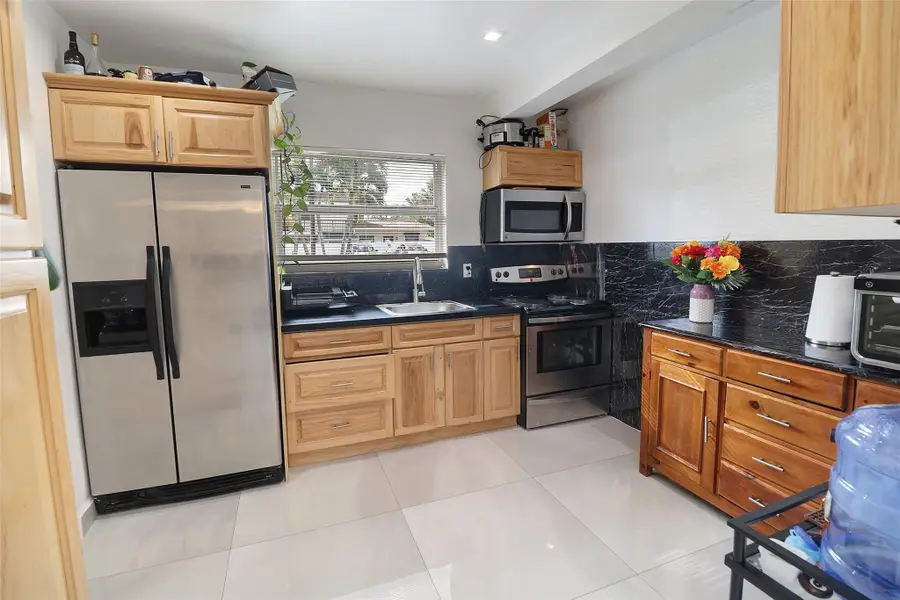 707 NE 15th Street, Fort Lauderdale, FL 33304 - #3
