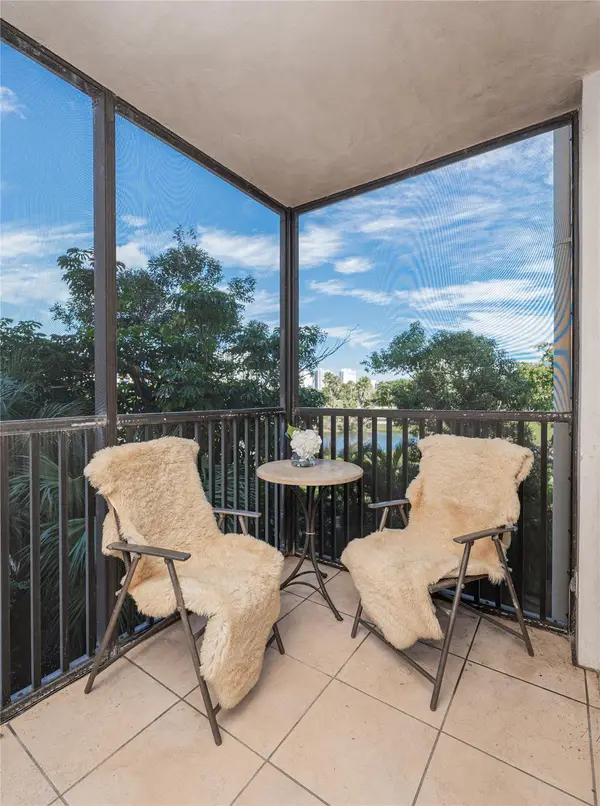 20379 W Country Club Drive #332, Aventura, FL 33180