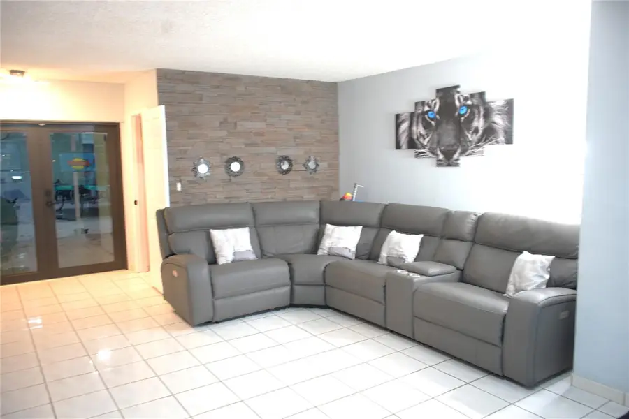 1647 W 72nd Street, Hialeah, FL 33014 - #3