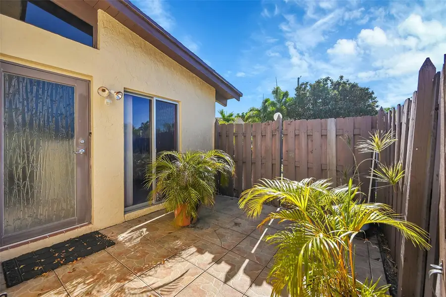 235 Briarwood Circle #2-12A, Hollywood, FL 33024 - #3