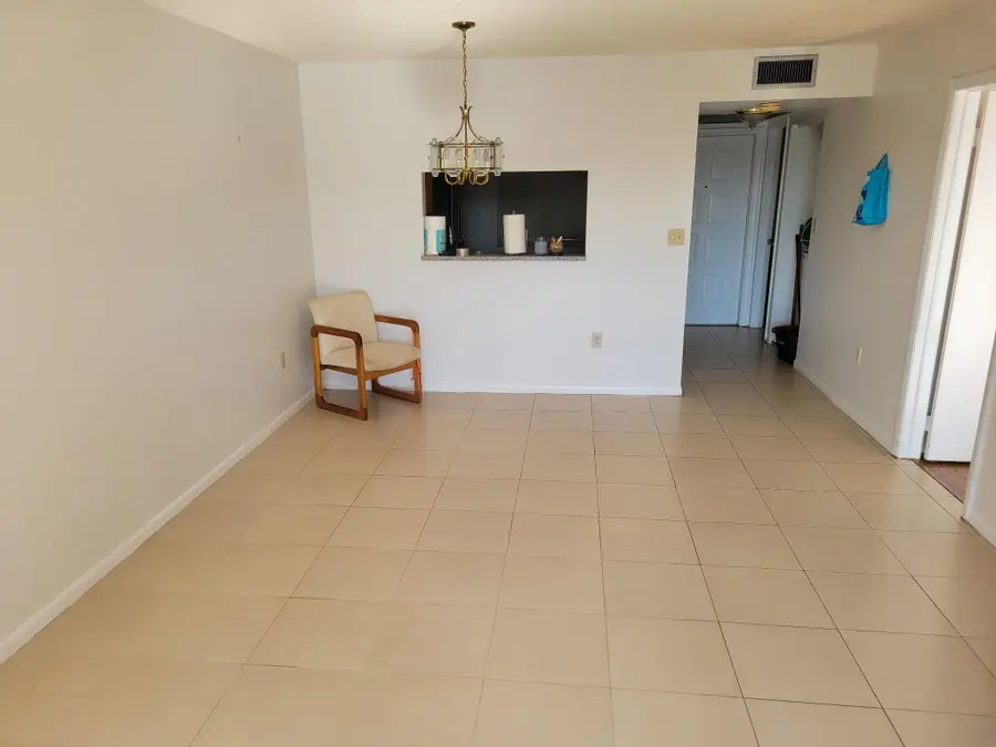 1001 Colony Point Circle #305, Pembroke Pines, FL 33026 - #3