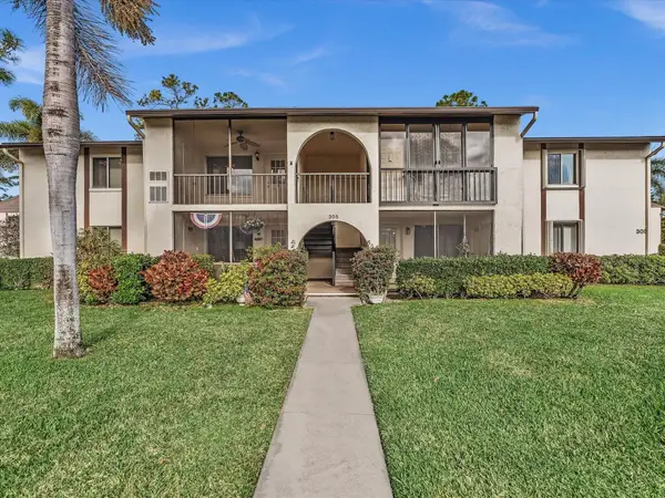 305 Knotty Pine Circle #A2, Greenacres, FL 33463