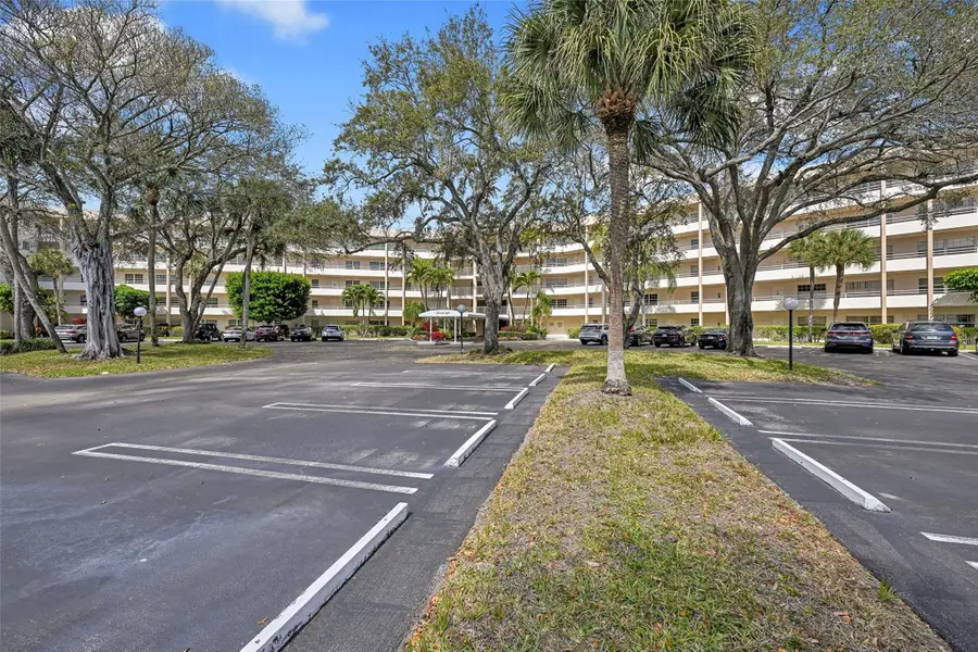 3960 Oaks Clubhouse Drive #407, Pompano Beach, FL 33069 - #2