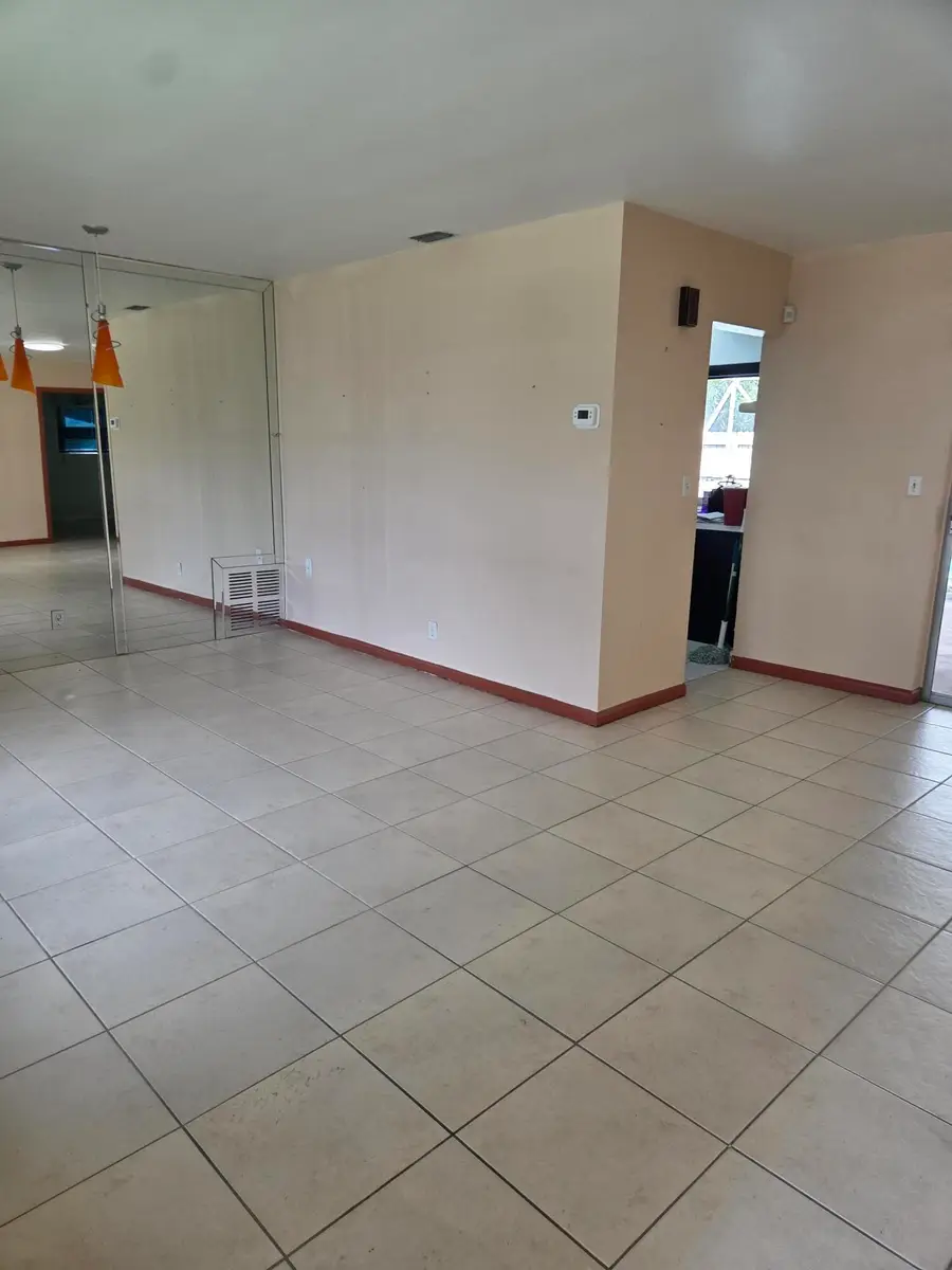 3948 NW 39 Avenue, Lauderdale Lakes, FL 33309 - #3