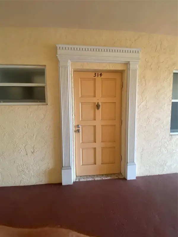 4191 NW 41st Street #314, Lauderdale Lakes, FL 33319