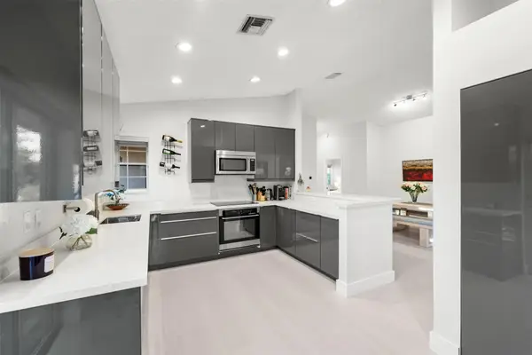 16473 Del Palacio Court, Delray Beach, FL 33484