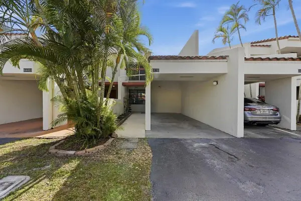 6678 Racquet Club Drive #209, Fort Lauderdale, FL 33319