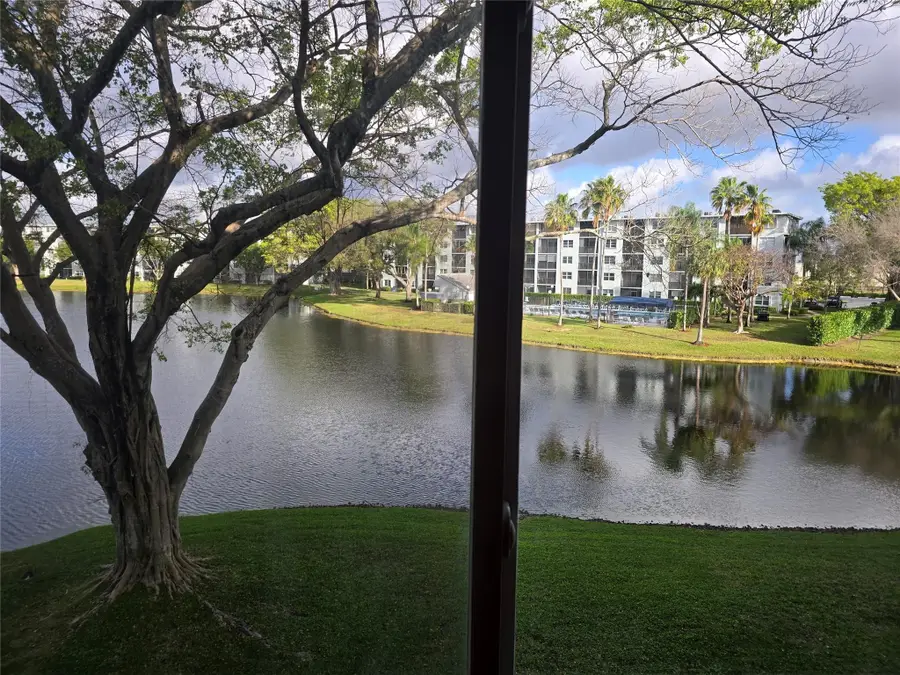 2104 S Cypress Bend Drive #301, Pompano Beach, FL 33069 - #2