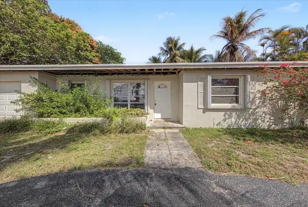 7730 W Lake Drive, Lake Clarke Shores, FL 33406