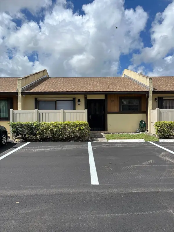 719 Banks Road #719, Margate, FL 33063