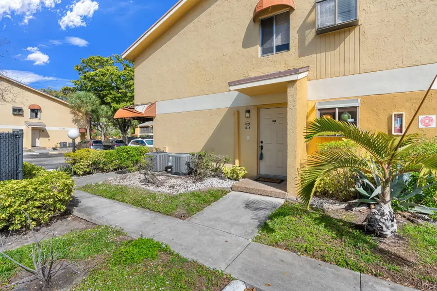 3053 N Oakland Forest Drive #102, Oakland Park, FL 33309 - #3