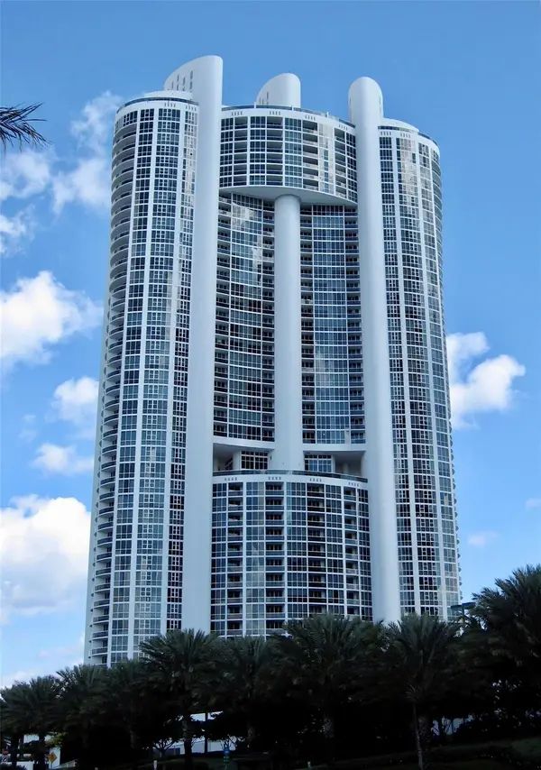 18201 Collins Avenue, Sunny Isles Beach, FL 33160