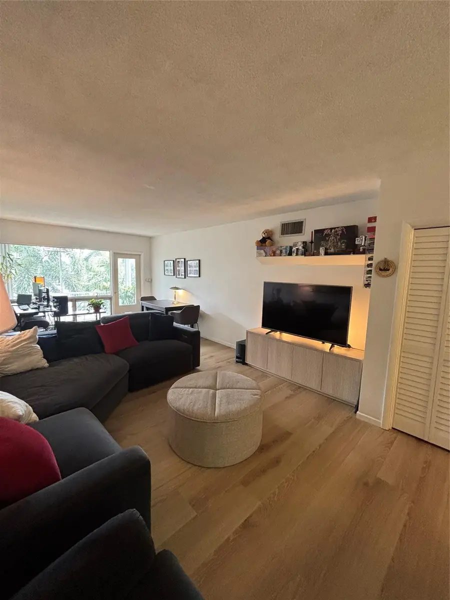 900 SW 12th Street #202, Fort Lauderdale, FL 33315 - #3