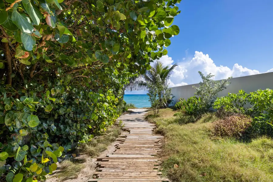 1048 S Ocean Boulevard, Palm Beach, FL 33480 - Image #3