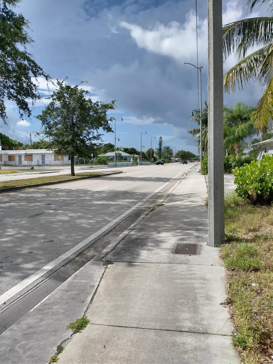 2907 Broadway Avenue, West Palm Beach, FL 33407 - #3