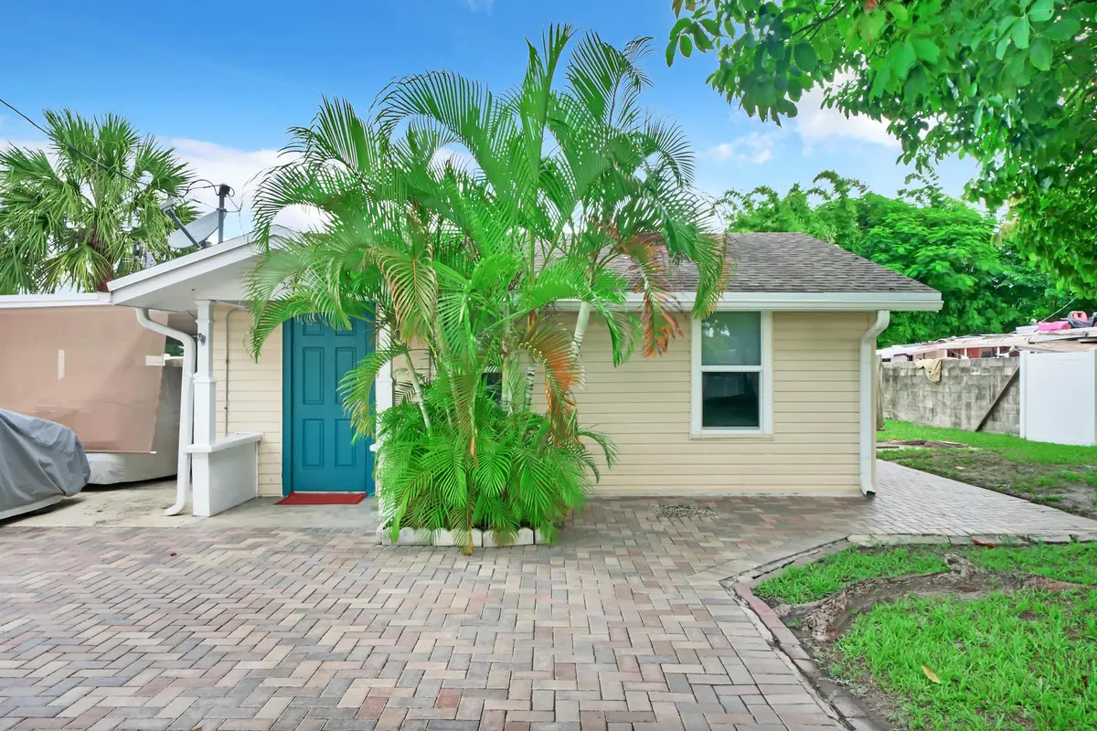 5271 Wallis Road, West Palm Beach, FL 33415 - Image #1