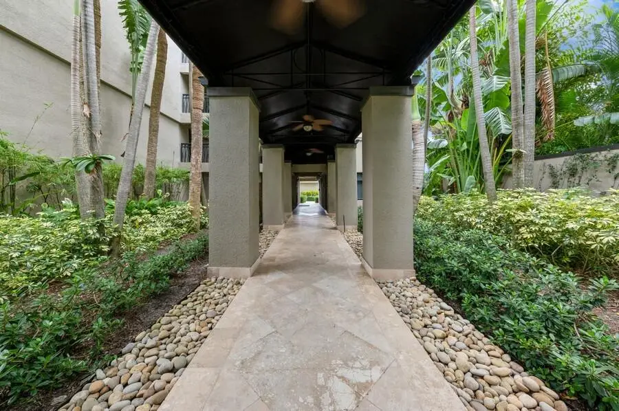 1830 Embassy Drive #503, West Palm Beach, FL 33401 - Image #3