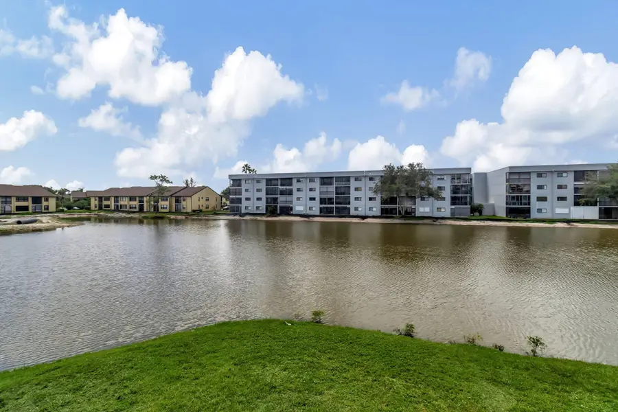 7618 Tahiti Lane #201, Lake Worth, FL 33467 - Image #3